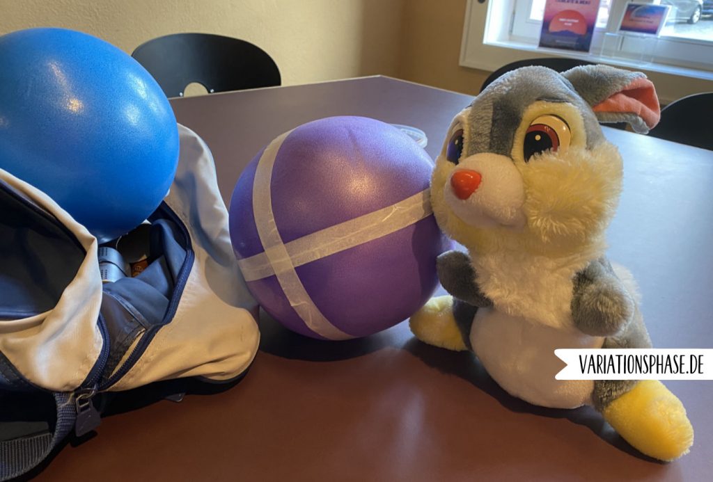 Sporttasche mit Material zur Veranschaulichung für den Zeichenworkshop